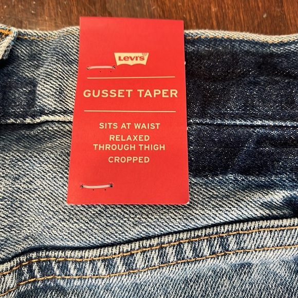 Levi’s Gusset Taper Jeans in Tropical Hibiscus Size 31x30 NWT - Picture 7 of 9